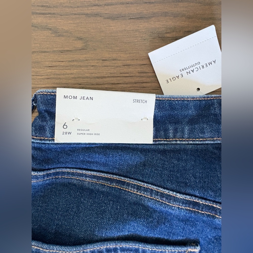 American Eagle Outfitters Women's Stretch Mom Jeans Super High Rise - Picture 4 of 7
